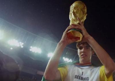 卡卡：02年捧起大力神杯是我一生中最重要的时刻|世界杯|巴西队|足球竞赛|巴西足球|点球大战|足球运动员|国际足球赛事|里卡多·伊泽克森·多斯·桑托斯·雷特