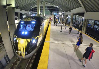 美国佛罗里达州开通首条高铁