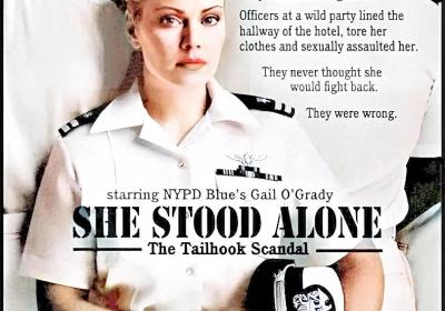 她是一名飞行员，参加一次宴会的时候，被多名美国海军强奸