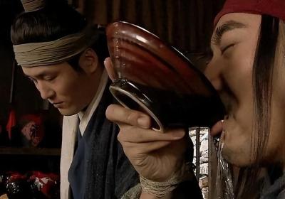 武松当年连喝18碗酒，约等于现在多少酒？看完不得不佩服
